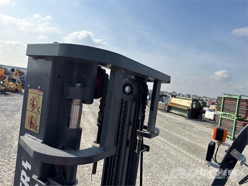 Plus Power VTDD 25 2500 kg Forklift (Unused) Iné