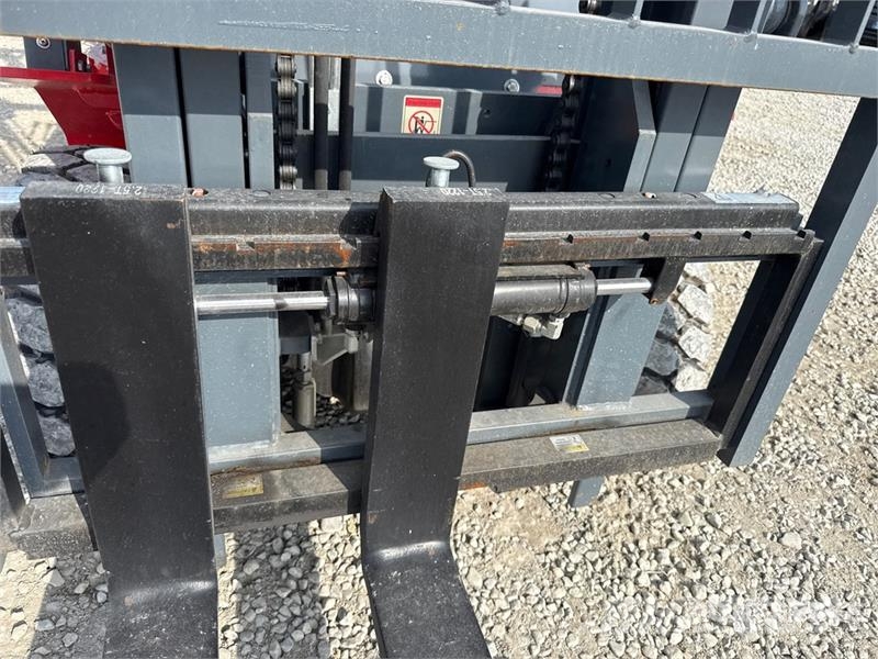 Plus Power VTDD 25 2500 kg Forklift (Unused) Iné