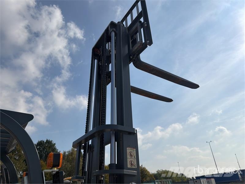 Plus Power VTDD 25 2500 kg Forklift (Unused) Iné