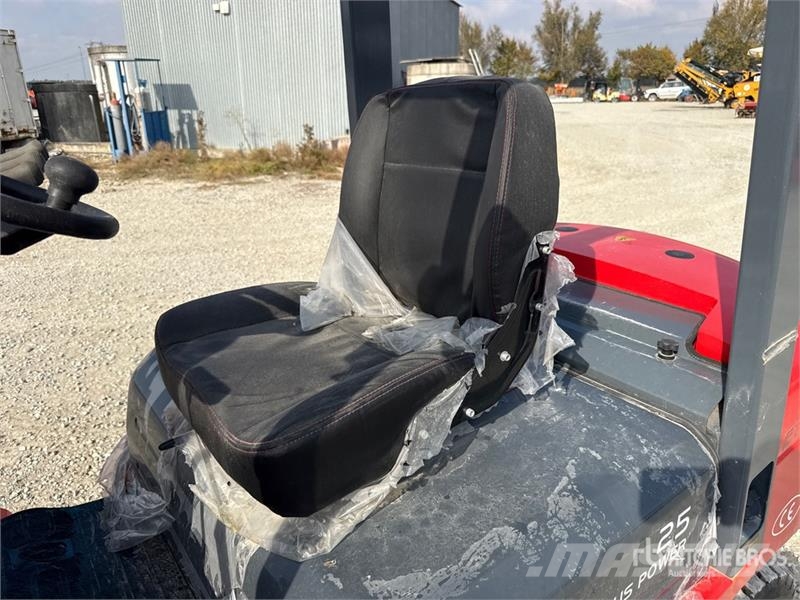 Plus Power VTDD 25 2500 kg Forklift (Unused) Iné