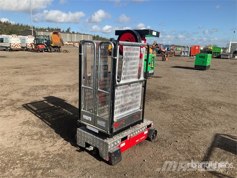 Pop Up IQ Lift Pro 7 Vertical Mast Lift Used Personnel lifts and access elevators