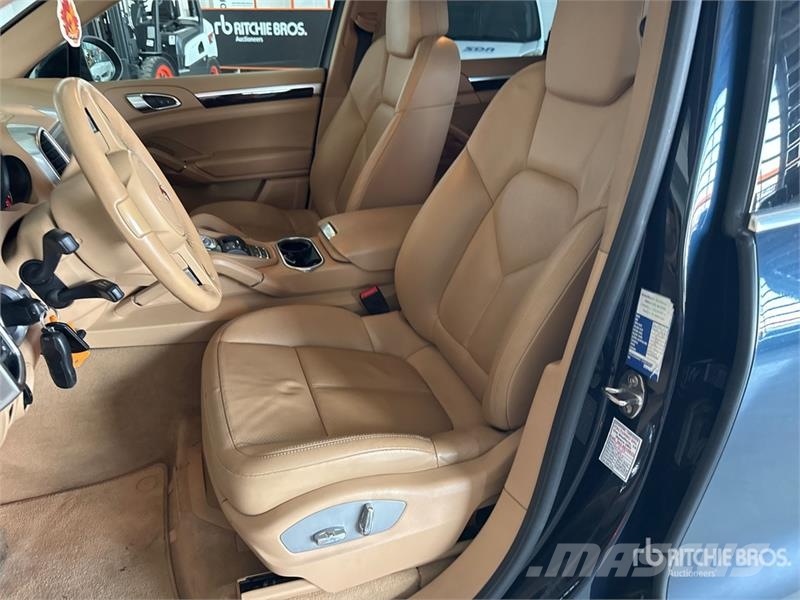 Porsche Cayenne SUV Automobili