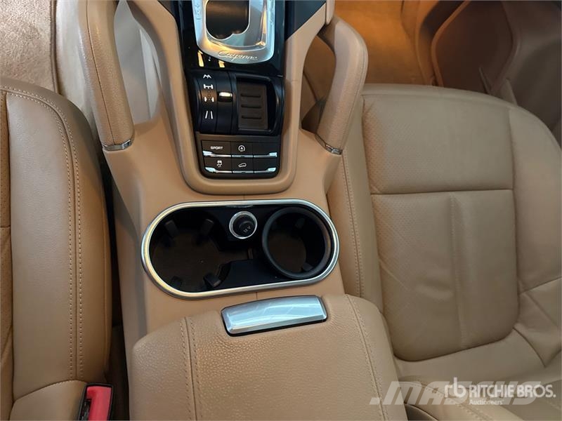 Porsche Cayenne SUV Automobili
