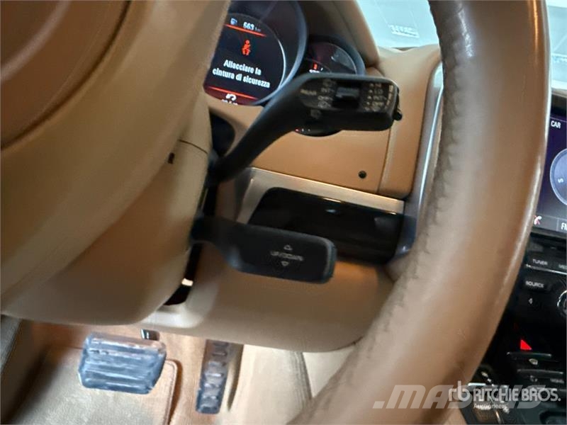 Porsche Cayenne SUV Automobili