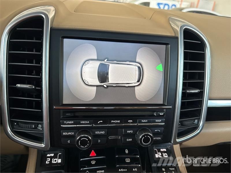 Porsche Cayenne SUV Automobili