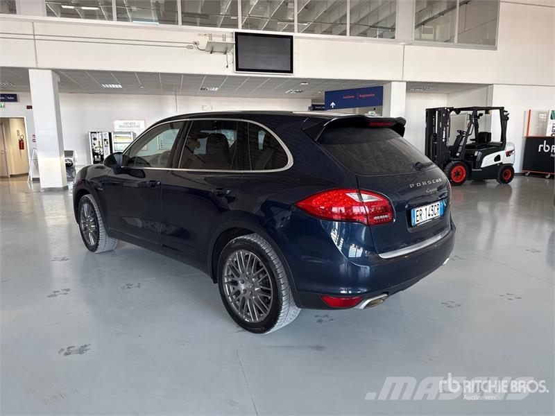 Porsche Cayenne SUV Automobili