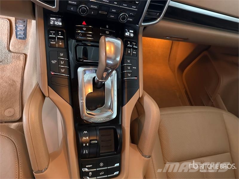 Porsche Cayenne SUV Automobili