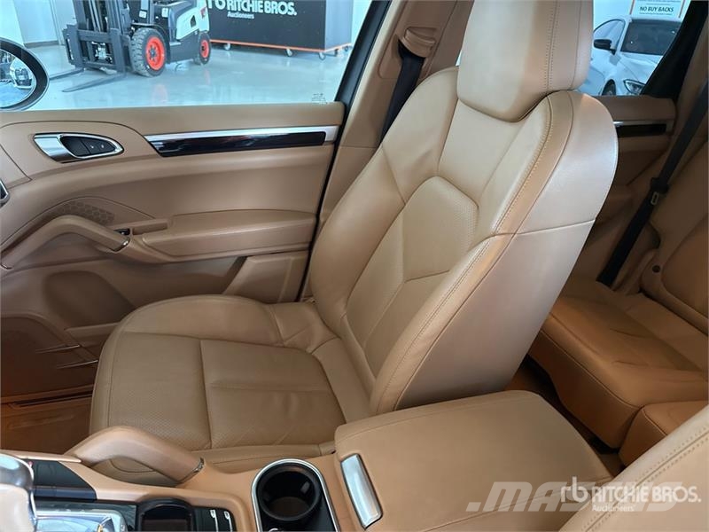 Porsche Cayenne SUV Automobili