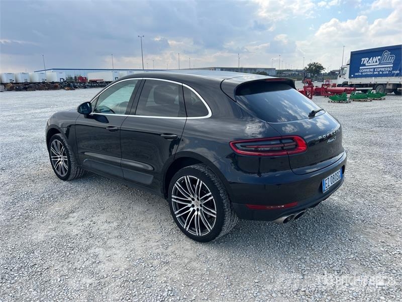 Porsche Macan SUV Samochody osobowe