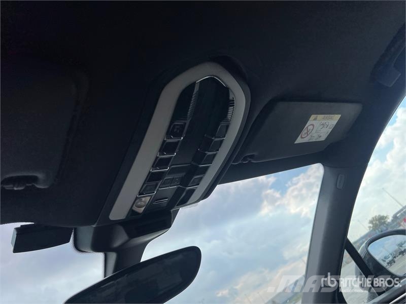 Porsche Macan SUV Samochody osobowe