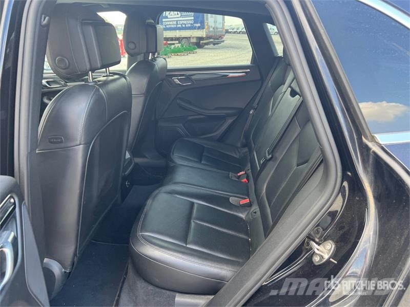 Porsche Macan SUV Samochody osobowe