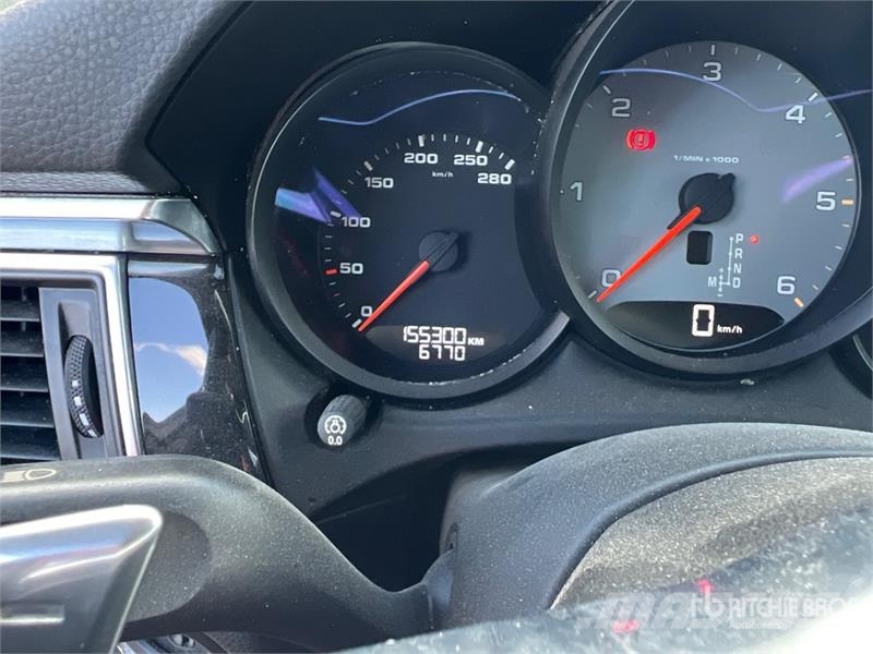 Porsche Macan SUV Samochody osobowe