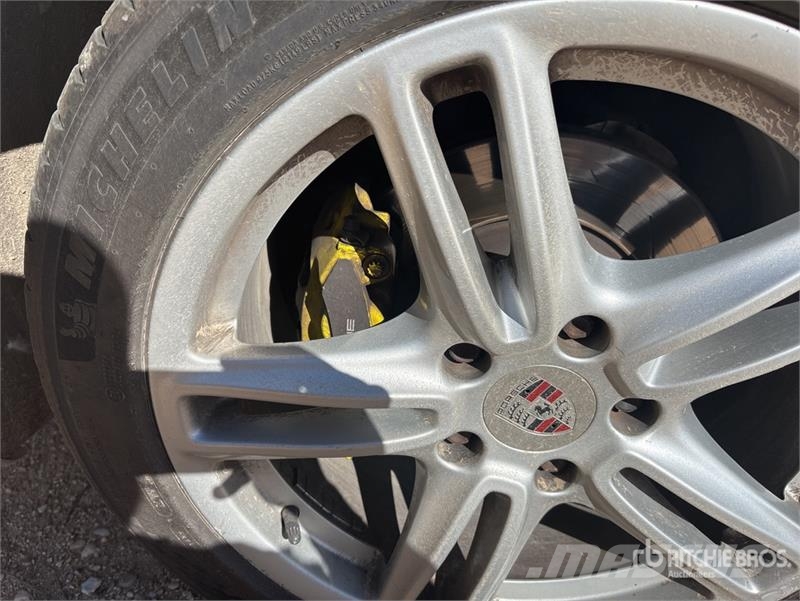 Porsche Panamera Automobile Kistehergépjárművek