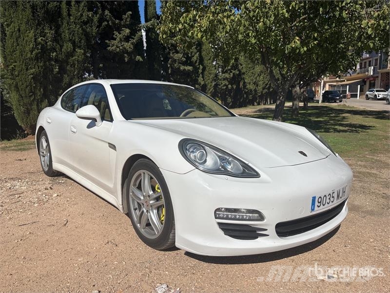 Porsche Panamera Automobile Kistehergépjárművek
