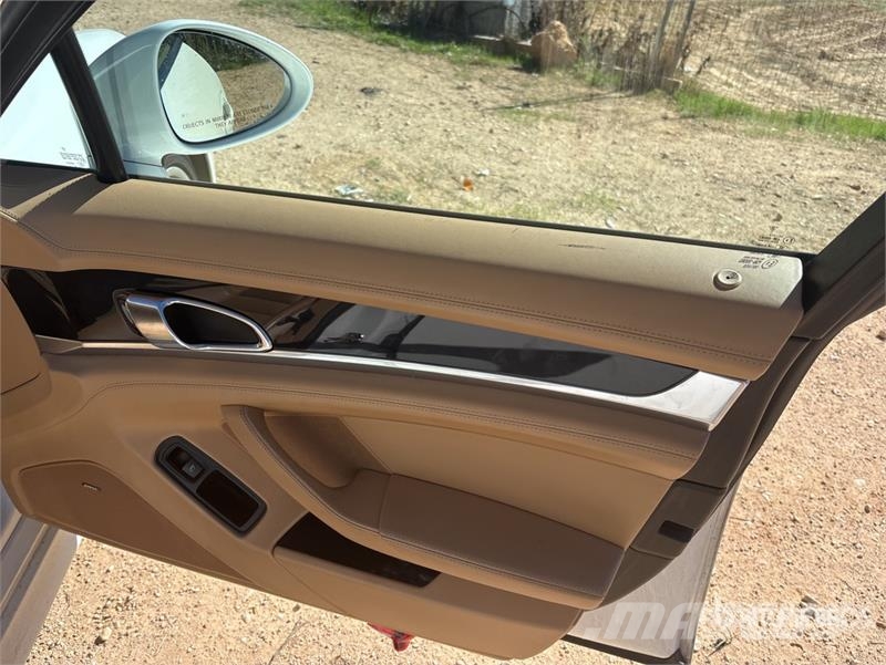Porsche Panamera Automobile Kistehergépjárművek