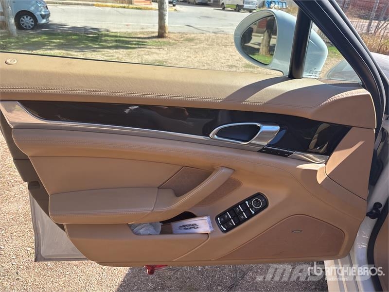 Porsche Panamera Automobile Kistehergépjárművek