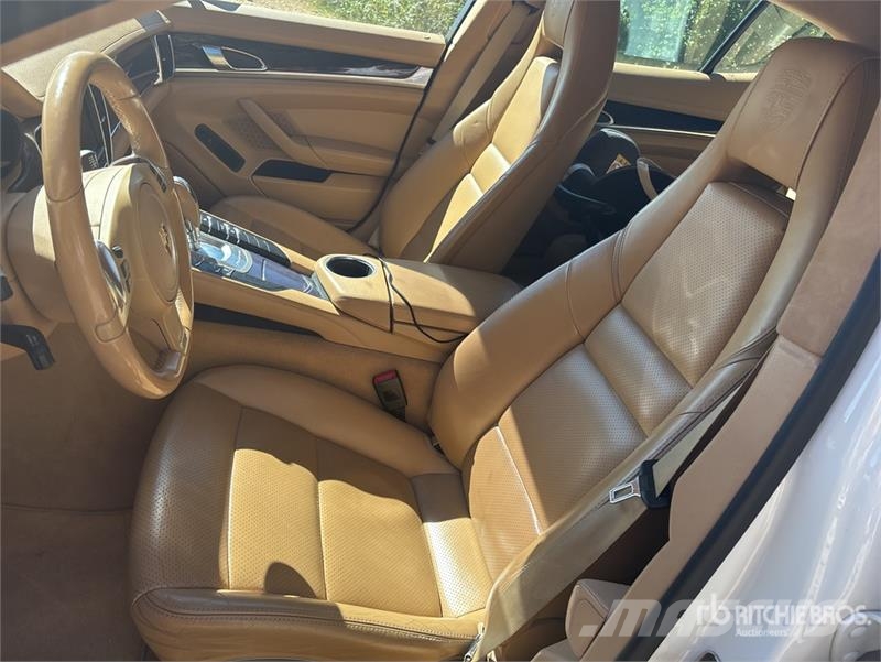 Porsche Panamera Automobile Kistehergépjárművek