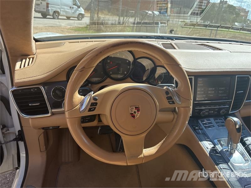 Porsche Panamera Automobile Kistehergépjárművek