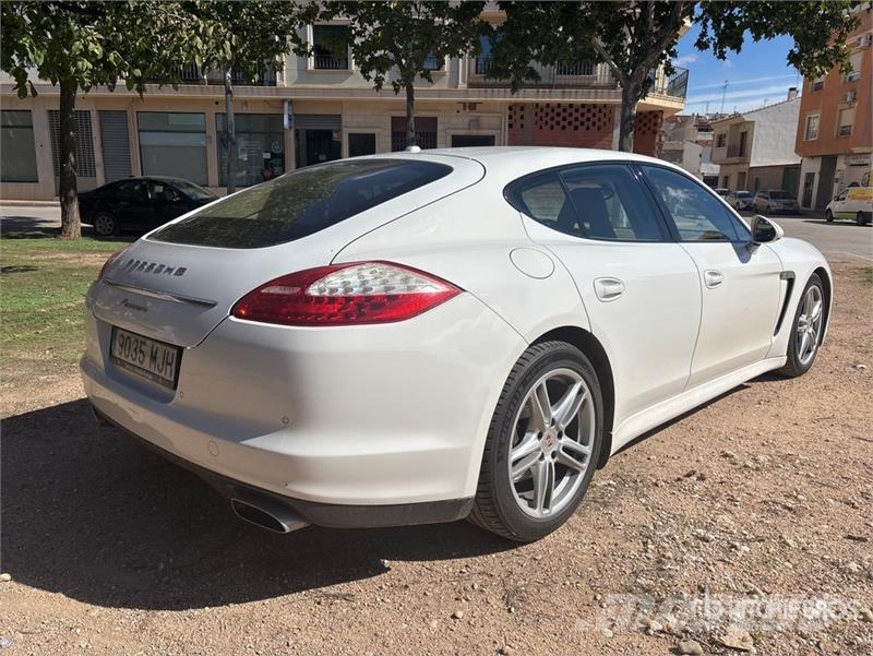 Porsche Panamera Automobile Kistehergépjárművek