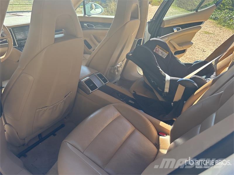 Porsche Panamera Automobile Kistehergépjárművek