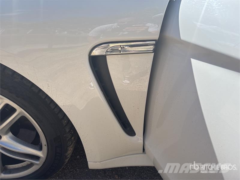 Porsche Panamera Automobile Kistehergépjárművek