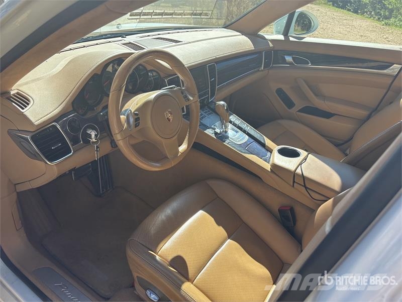 Porsche Panamera Automobile Kistehergépjárművek