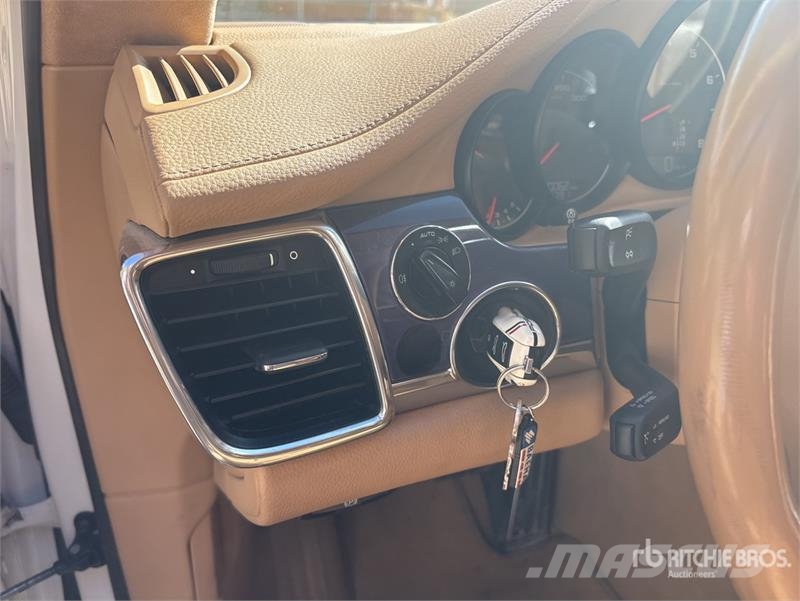 Porsche Panamera Automobile Kistehergépjárművek