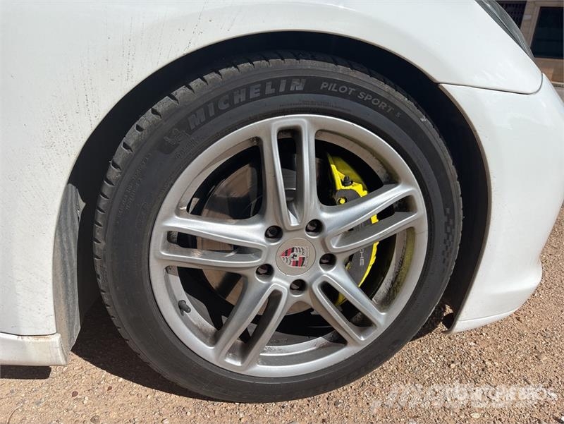 Porsche Panamera Automobile Kistehergépjárművek