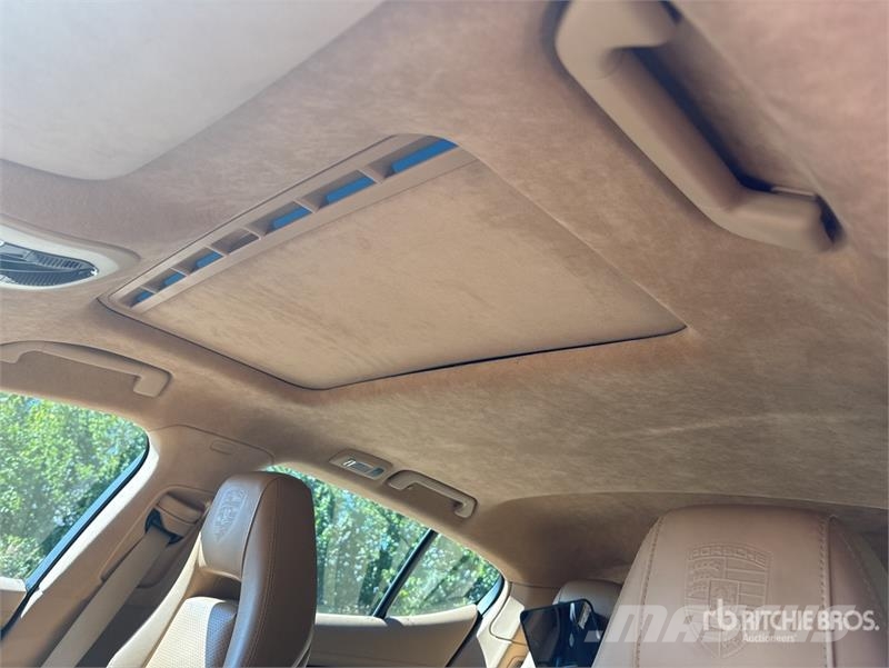 Porsche Panamera Automobile Kistehergépjárművek