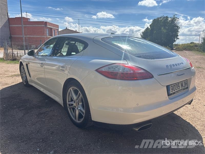 Porsche Panamera Automobile Kistehergépjárművek
