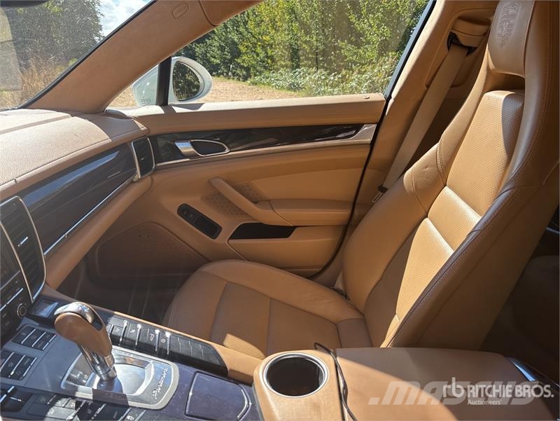 Porsche Panamera Automobile Kistehergépjárművek