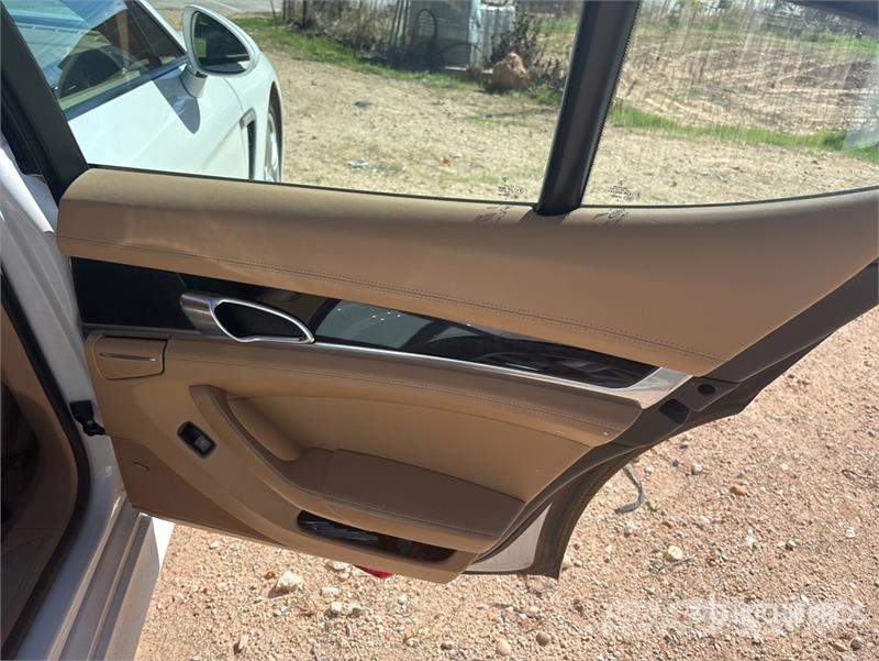 Porsche Panamera Automobile Kistehergépjárművek