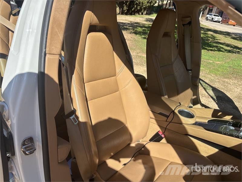 Porsche Panamera Automobile Kistehergépjárművek