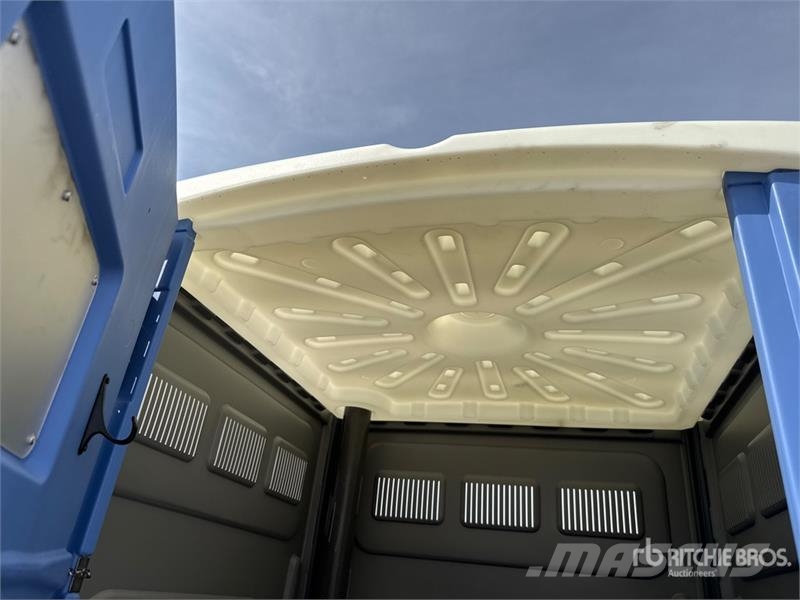  Portable Toilet مكونات أخرى