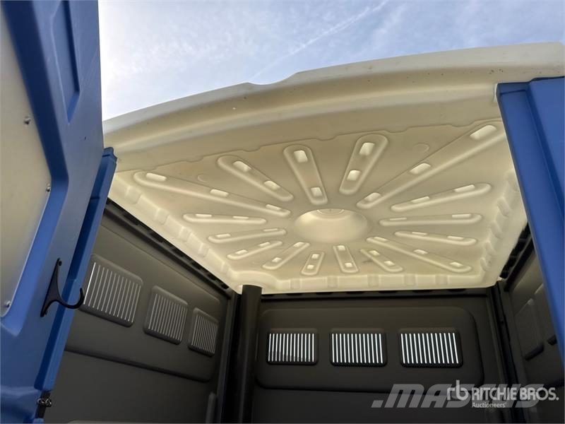  Portable Toilet مكونات أخرى