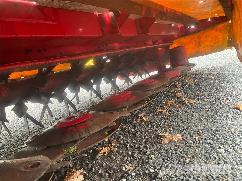 Pöttinger Novacat V10 ED Disc Mower Mäher