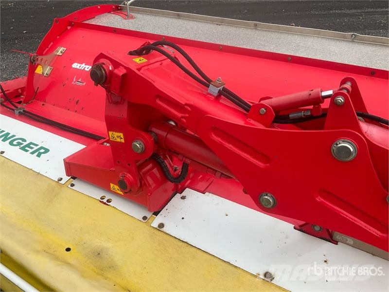 Pöttinger Novacat V10 ED Disc Mower Mäher
