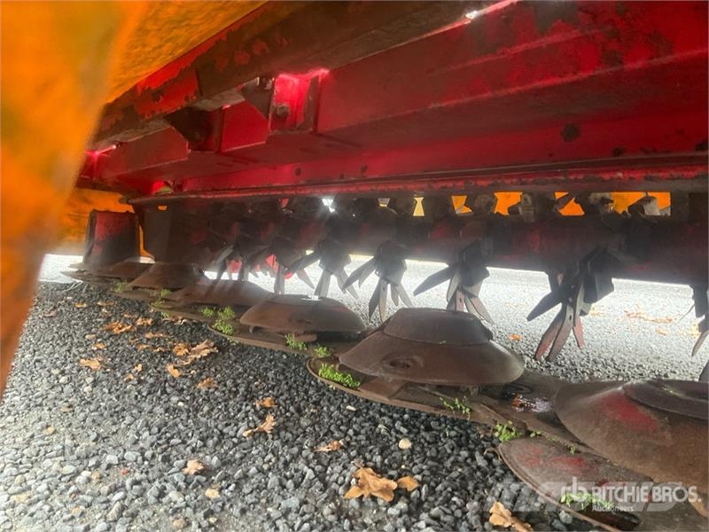 Pöttinger Novacat V10 ED Disc Mower Mäher