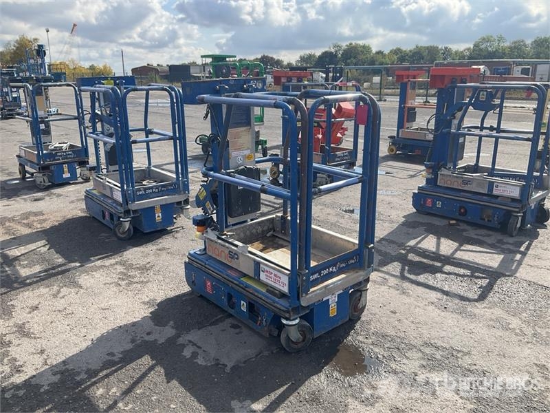 Power Tower Nano SP Vertical Mast Lift (Inoperable) 客货电梯