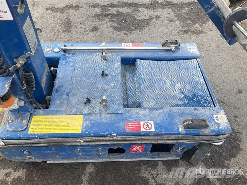 Power Tower Nano SP Vertical Mast Lift (Inoperable) 客货电梯