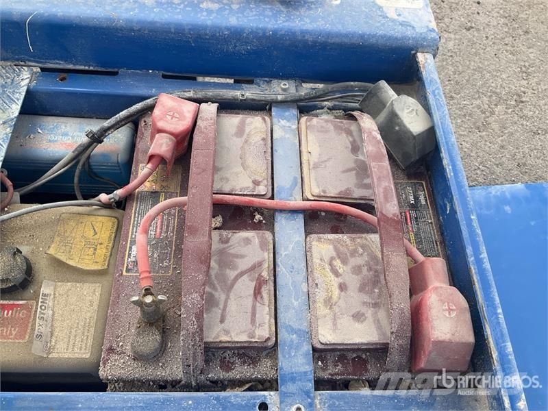 Power Tower Nano SP Vertical Mast Lift (Inoperable) 客货电梯
