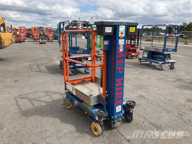 Power Tower Nano Vertical Mast Lift Vertikālie pacēlāji