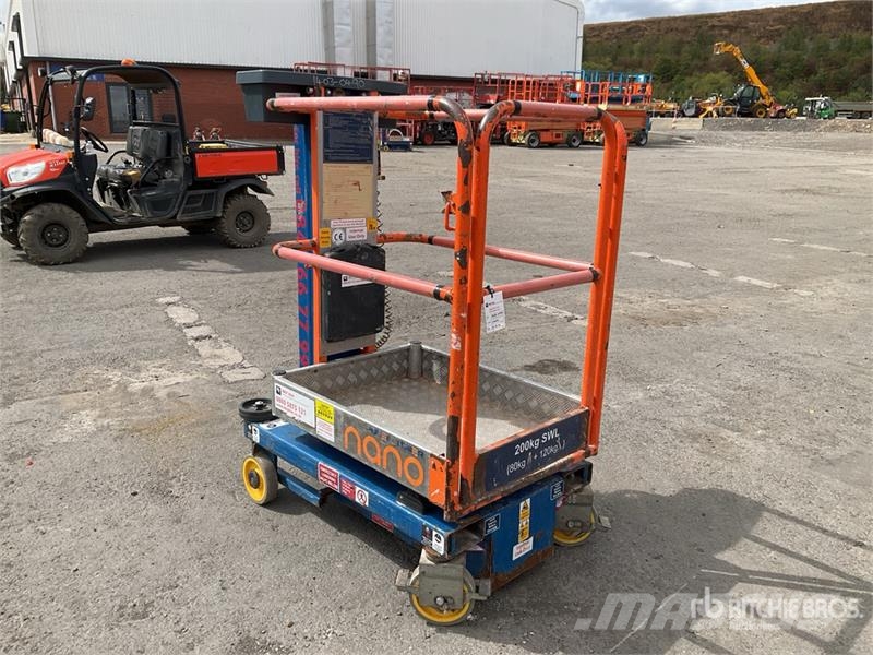 Power Tower Nano Vertical Mast Lift Vertikālie pacēlāji