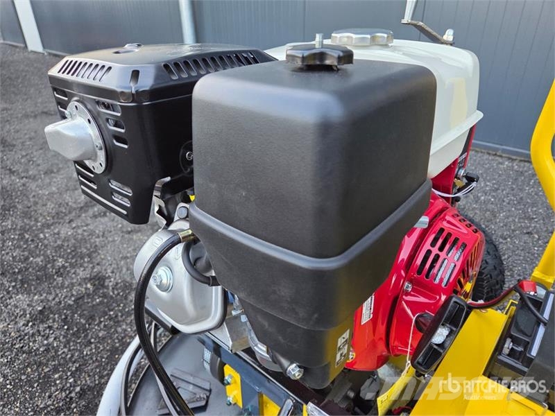 POWER-TROWEL RT30-HONDA Ride On Power Trowel (Unus Gladilice za beton - hellikopteri