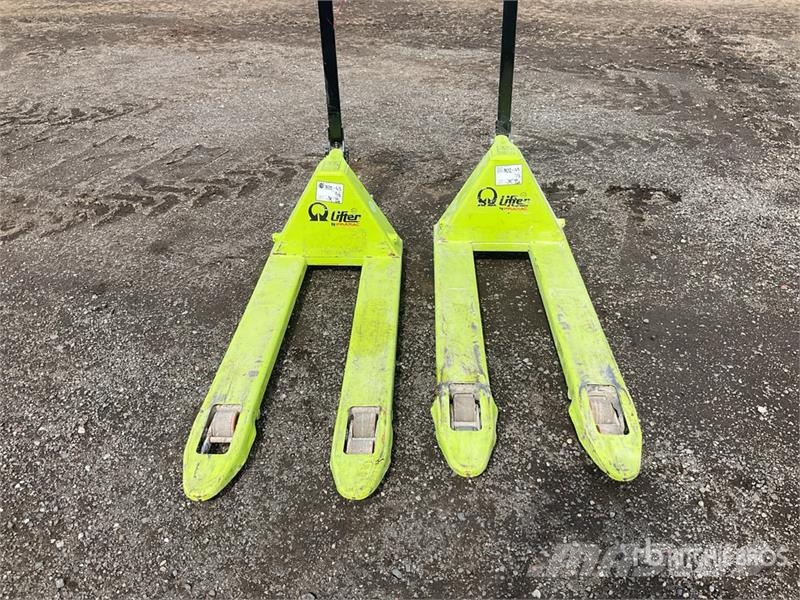 Pramac of (2)  Pramac Lifter 2500 kg Pallet Jack Pumppukärryt