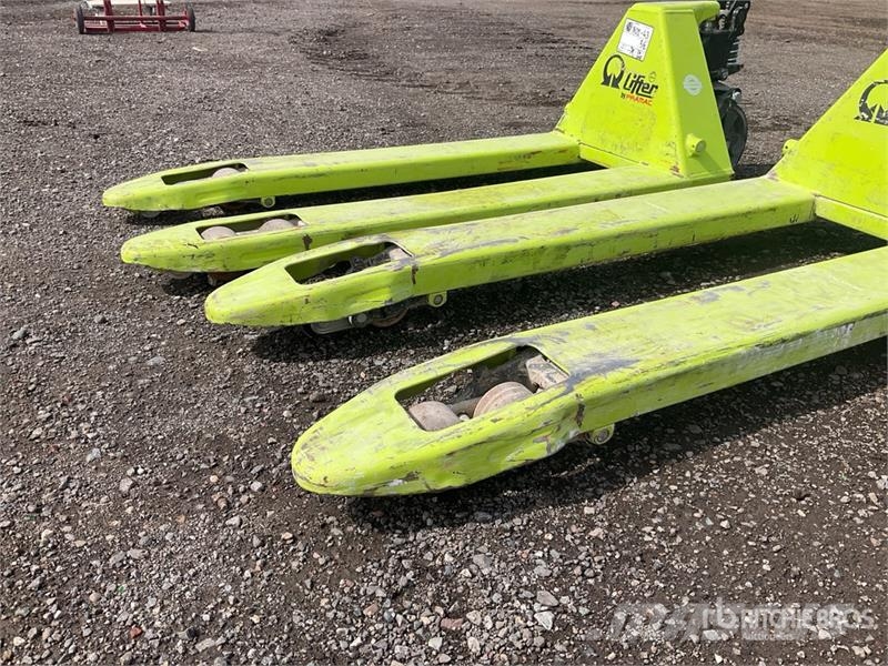Pramac of (2)  Pramac Lifter 2500 kg Pallet Jack Pumppukärryt