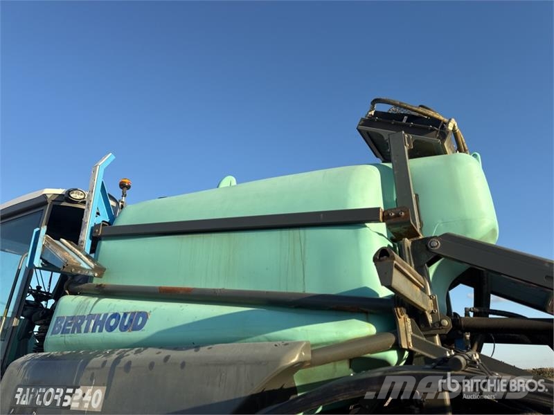 Preciculture Raptor 5240 Ec-tronic 36 m 4x4 High C Pulverizatoare autopropulsate