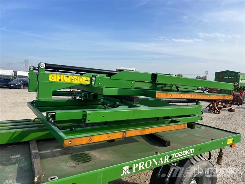 Pronar T028KM Tri/A Agricultural Trailer その他トレーラー