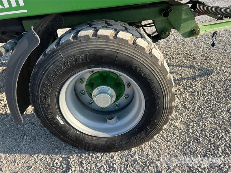 Pronar T028KM Tri/A Agricultural Trailer その他トレーラー