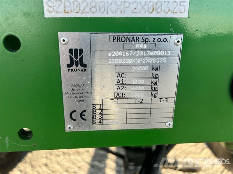 Pronar T028KM Tri/A Agricultural Trailer その他トレーラー